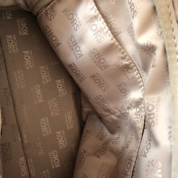 Cute Mini Michael Kors Handbag - Picture 4 of 4